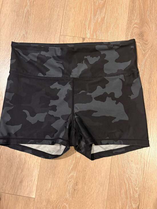 prAna Pants - prAna Women's Athletic Camo Bike Shorts